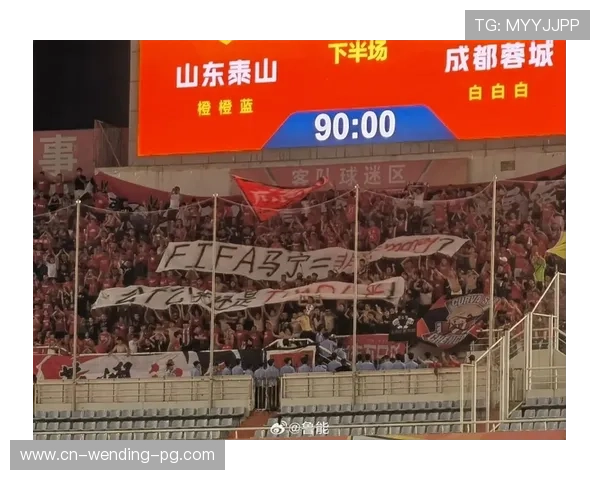 重庆超级联赛最新战况分析 主队表现出色客队失误频频